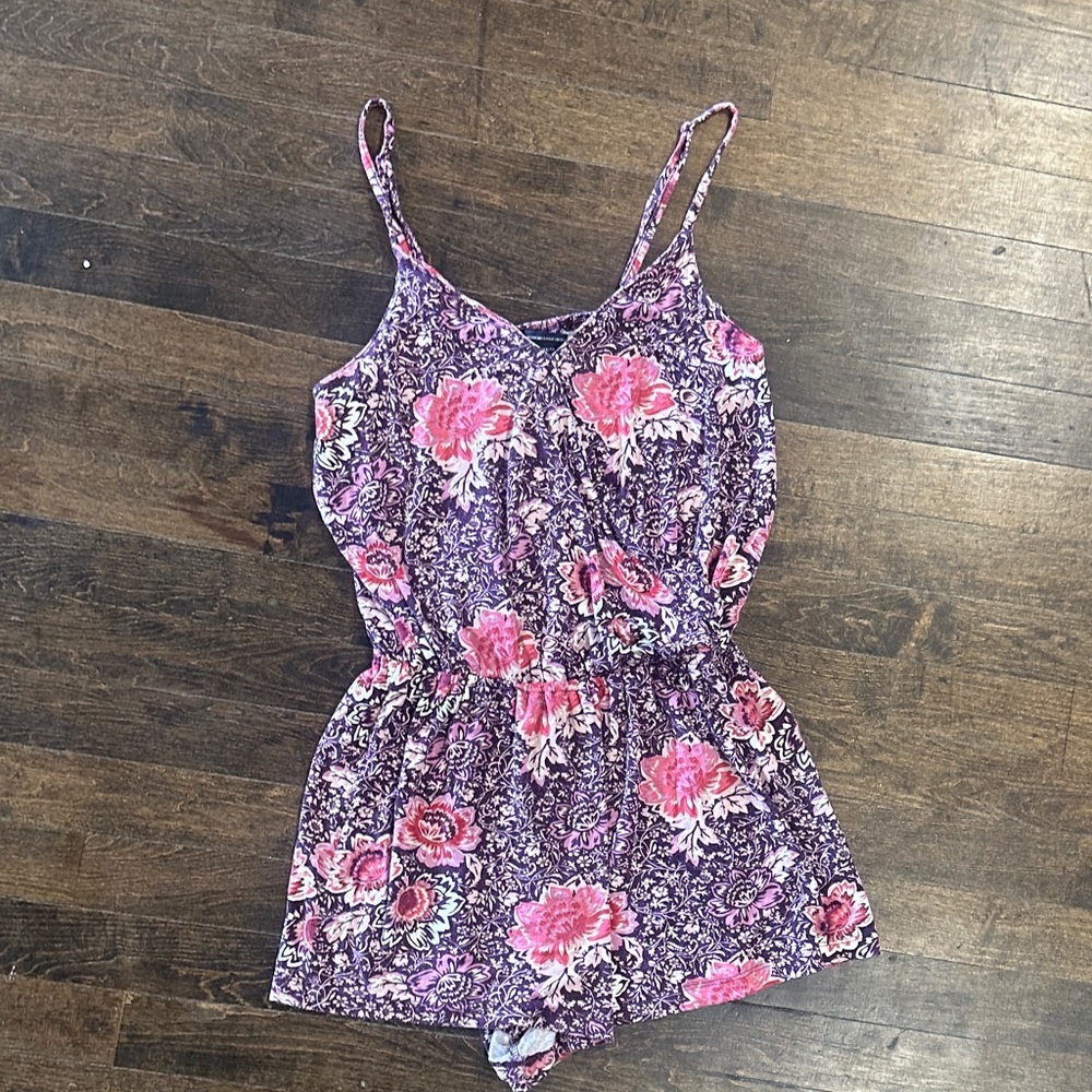 American Eagle Floral Purple and Pink Romper Size XS